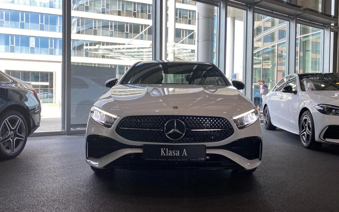 Mercedes-Benz Klasa A cena 234827 przebieg: , rok produkcji 2023 z Ząbkowice Śląskie małe 56